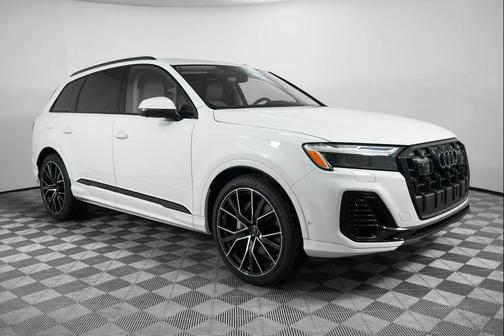 2025 Audi Q7 55 Premium Plus