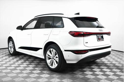 2025 Audi Q6 e-tron Premium
