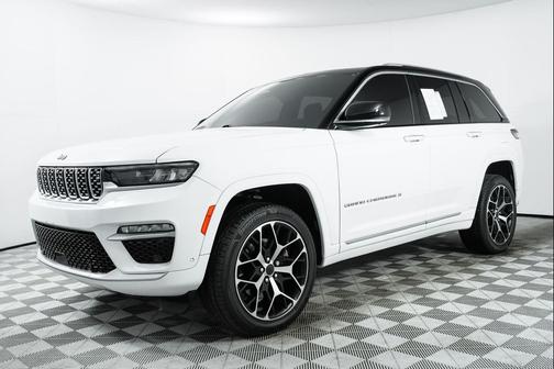 2022 Jeep Grand Cherokee Summit