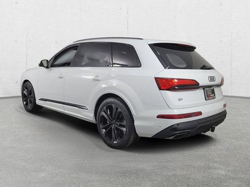 2026 Audi Q7 55 Premium Plus