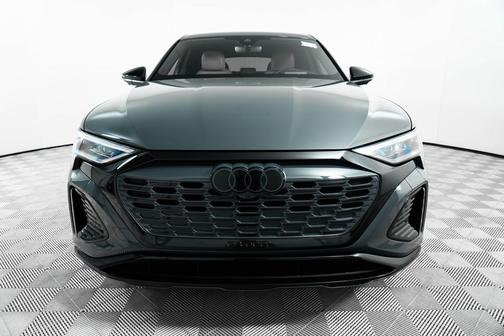 2024 Audi Q8 e-tron Prestige