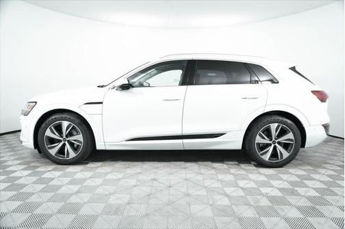 2024 Audi Q8 e-tron Premium Plus