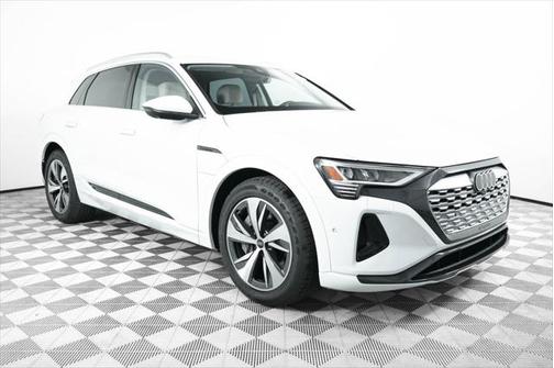 2024 Audi Q8 e-tron Premium Plus