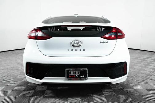 2017 Hyundai IONIQ Hybrid Limited