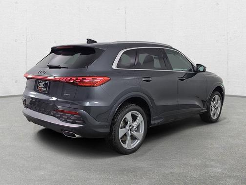 Tambora Gray Metallic 2026 Audi Q5 Premium Plus TFSI quattro S tronic