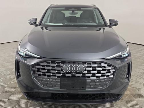 Tambora Gray Metallic 2026 Audi Q5 Premium Plus TFSI quattro S tronic