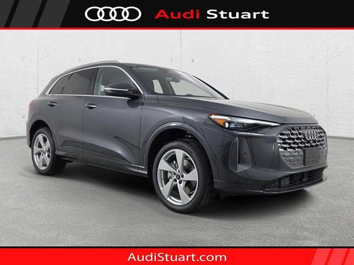 Tambora Gray Metallic 2026 Audi Q5 Premium Plus TFSI quattro S tronic