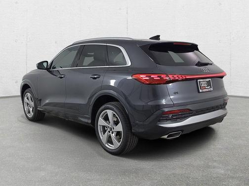 Tambora Gray Metallic 2026 Audi Q5 Premium Plus TFSI quattro S tronic