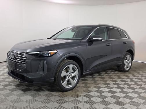 Tambora Gray Metallic 2026 Audi Q5 Premium Plus TFSI quattro S tronic