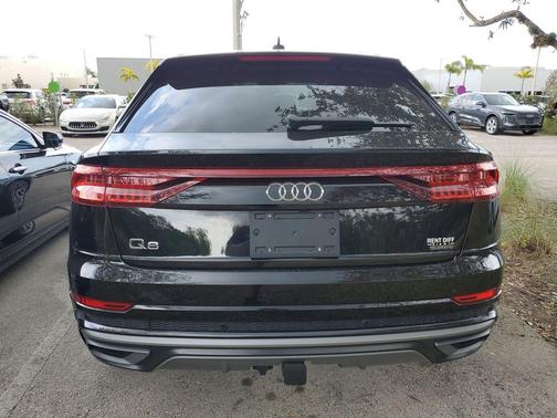 2023 Audi Q8 55 Premium Plus