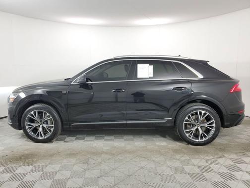 2023 Audi Q8 55 Premium Plus