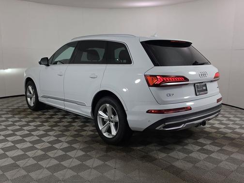 White 2023 Audi Q7 45 Premium Plus