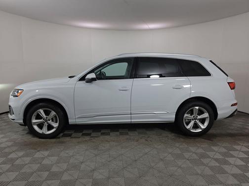 White 2023 Audi Q7 45 Premium Plus