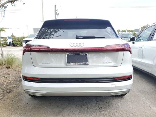 2023 Audi e-tron Premium Plus quattro