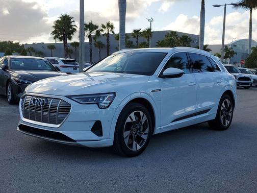 2023 Audi e-tron Premium Plus quattro