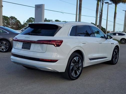 2023 Audi e-tron Premium Plus quattro
