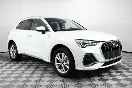 2025 Audi Q3 Premium 45 TFSI S line quattro Tiptronic