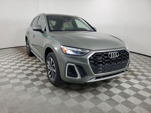 Chronos Gray Metallic 2023 Audi Q5 45 S line Premium Plus