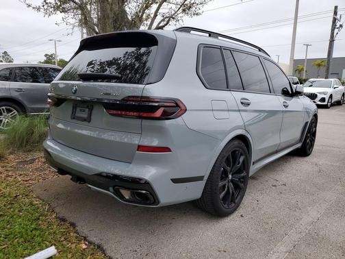 2025 BMW X7 xDrive40i