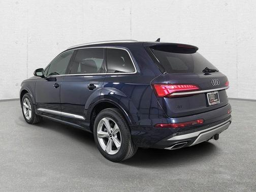 Waitomo Blue Metallic 2026 Audi Q7 55 Premium