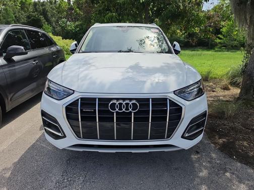 Ibis White 2023 Audi Q5 40 Premium