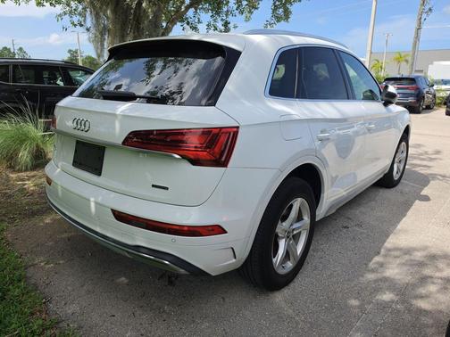 Ibis White 2023 Audi Q5 40 Premium