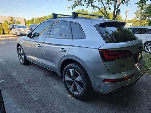 Florett Silver Metallic 2024 Audi Q5 40 Premium Plus