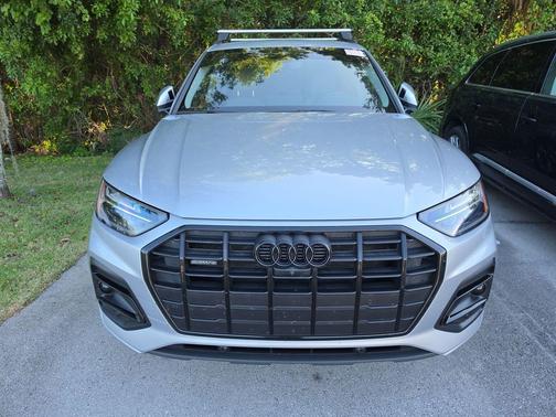 Florett Silver Metallic 2024 Audi Q5 40 Premium Plus