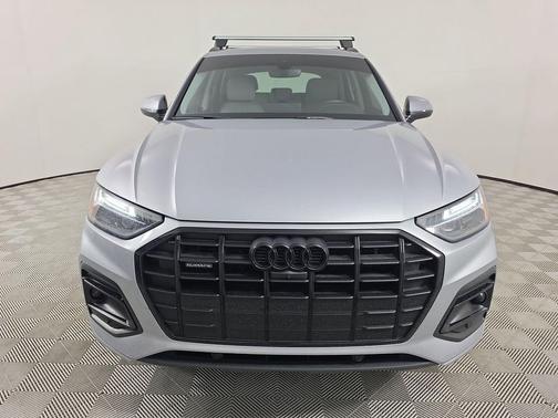 Florett Silver Metallic 2024 Audi Q5 40 Premium Plus