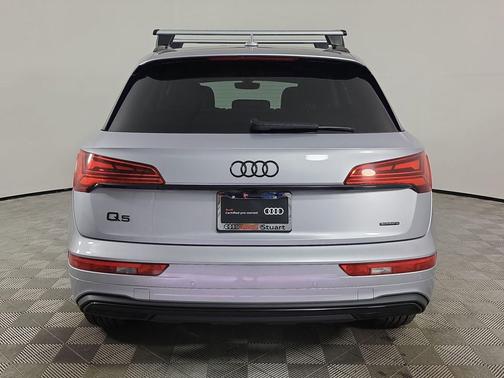 Florett Silver Metallic 2024 Audi Q5 40 Premium Plus