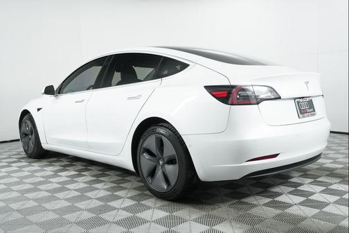 2020 Tesla Model 3 Standard Range Plus
