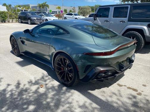2025 Aston Martin Vantage Base