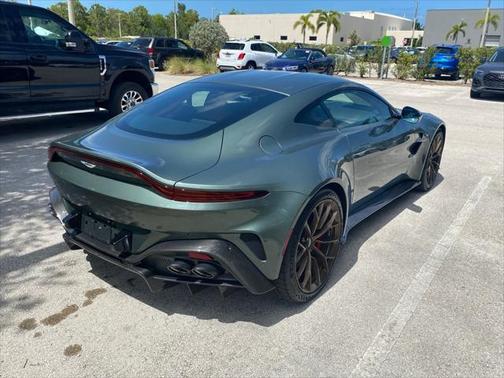 2025 Aston Martin Vantage Base