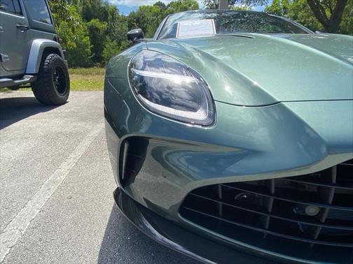 2025 Aston Martin Vantage Base