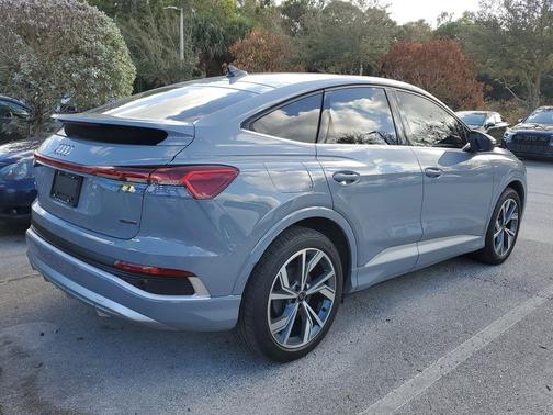 2024 Audi Q4 e-tron Sportback Premium 55 quattro