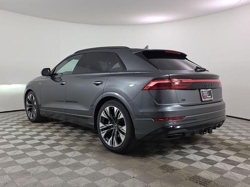 Daytona Gray Pearl Effect 2026 Audi Q8 55 Premium Plus