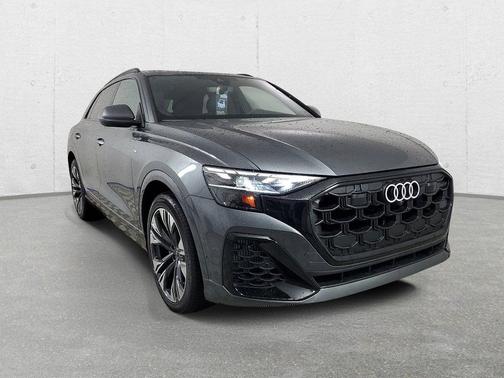 Daytona Gray Pearl Effect 2026 Audi Q8 55 Premium Plus