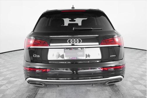 2024 Audi Q5 45 S line Premium