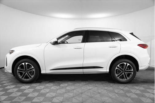 2025 Audi Q5 Premium