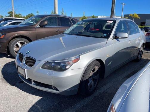 Photo 3 of 8 of 2007 BMW 525 i
