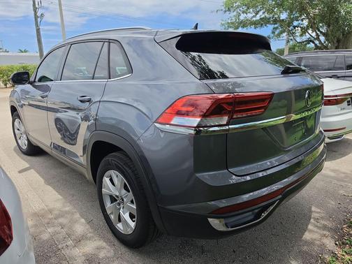 Platinum Gray Metallic 2021 Volkswagen Atlas Cross Sport 2.0T S