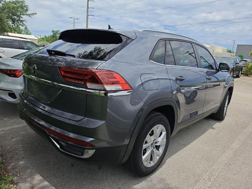 Platinum Gray Metallic 2021 Volkswagen Atlas Cross Sport 2.0T S