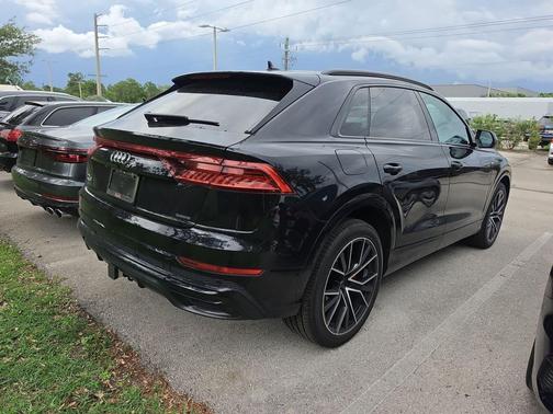 Orca Black Metallic 2021 Audi Q8 55 Premium Plus