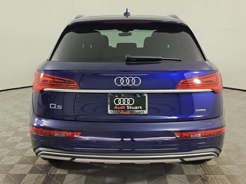 Navarra Blue Metallic 2021 Audi Q5 45 Premium Plus