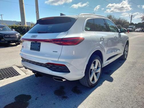 2025 Audi Q5 Premium Plus TFSI quattro S tronic