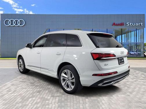 2024 Audi Q7 45 Premium Plus
