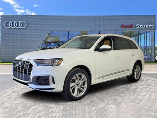 2024 Audi Q7 45 Premium Plus