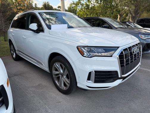 2024 Audi Q7 45 Premium Plus