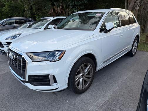 2024 Audi Q7 45 Premium Plus
