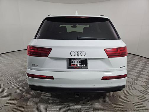 Glacier White Metallic 2019 Audi Q7 55 Premium Plus
